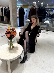 Elena Vien, 79112900698
