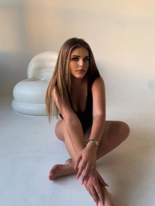 Арина, 79777427259